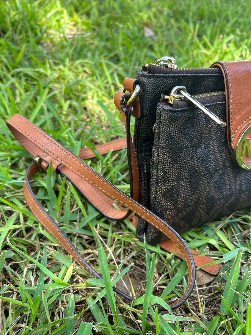 Michael Kors compact michael